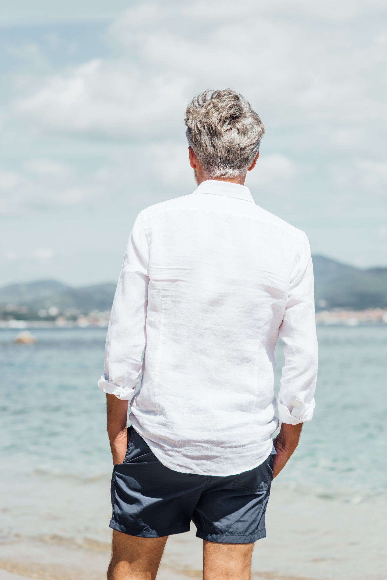 Maillot de bain homme bleu marine brodé Pampelonne – vue de dos